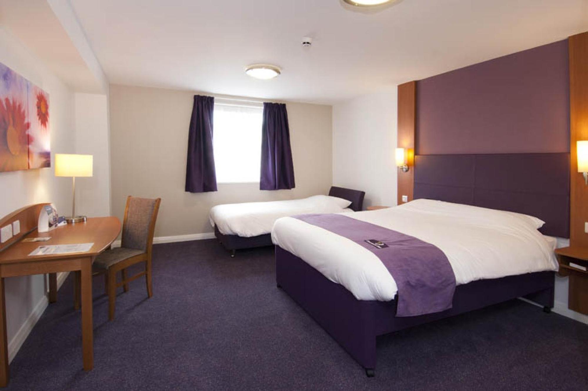 Premier Inn Newcastle - Metro Centre เกทส์เฮด ภายนอก รูปภาพ