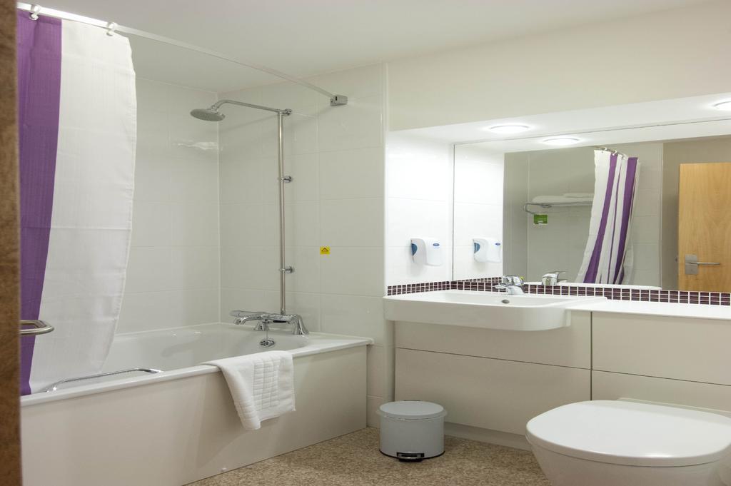 Premier Inn Newcastle - Metro Centre เกทส์เฮด ภายนอก รูปภาพ