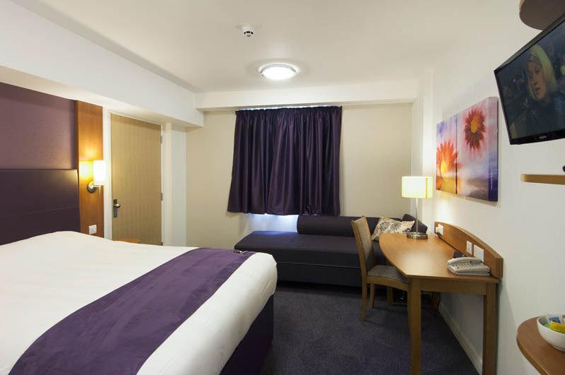Premier Inn Newcastle - Metro Centre เกทส์เฮด ภายนอก รูปภาพ